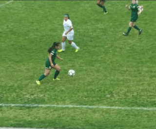 Savannah Vo dribbling in a soccer match